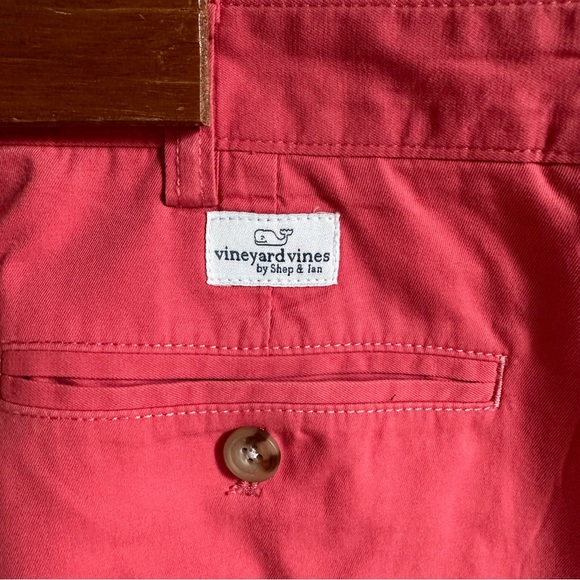 Vineyard Vines Mens Club Short in Jetty Red size 38 - Picture 3 of 5